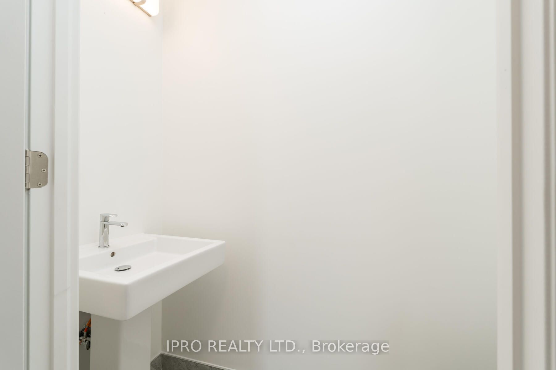 #209 - 42 Mill Street Property Photo 13