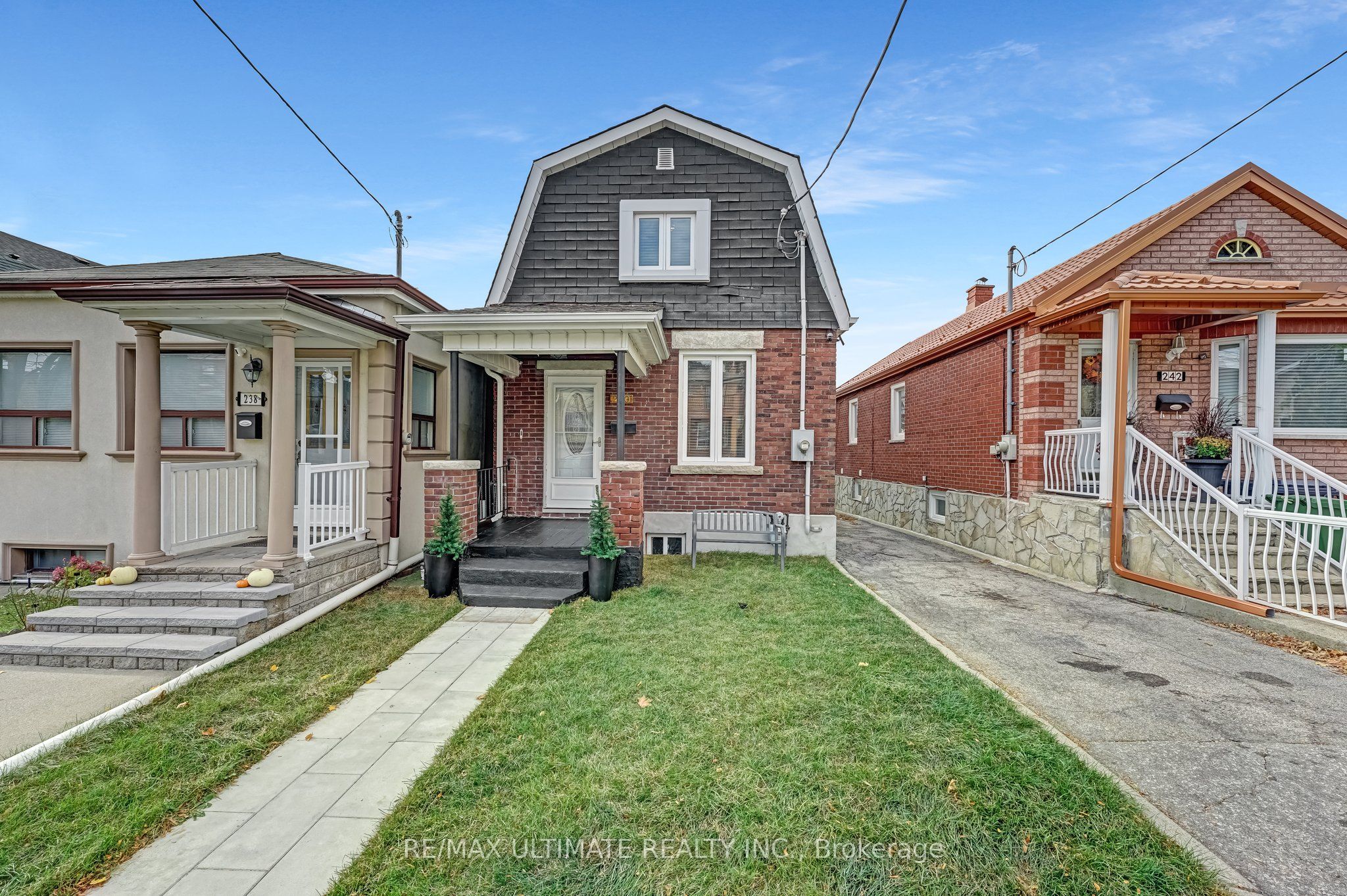 240 Rosethorn Avenue Property Photo 1