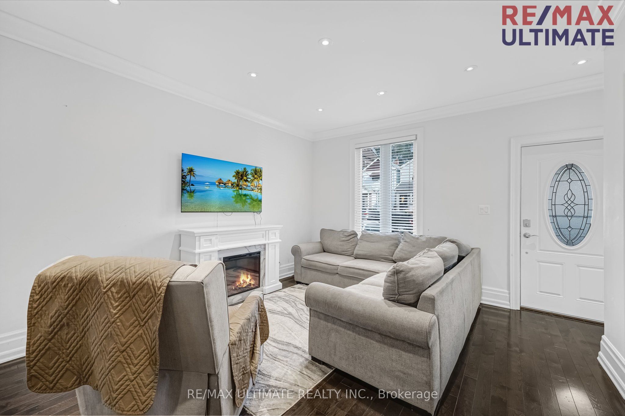 240 Rosethorn Avenue Property Photo 2
