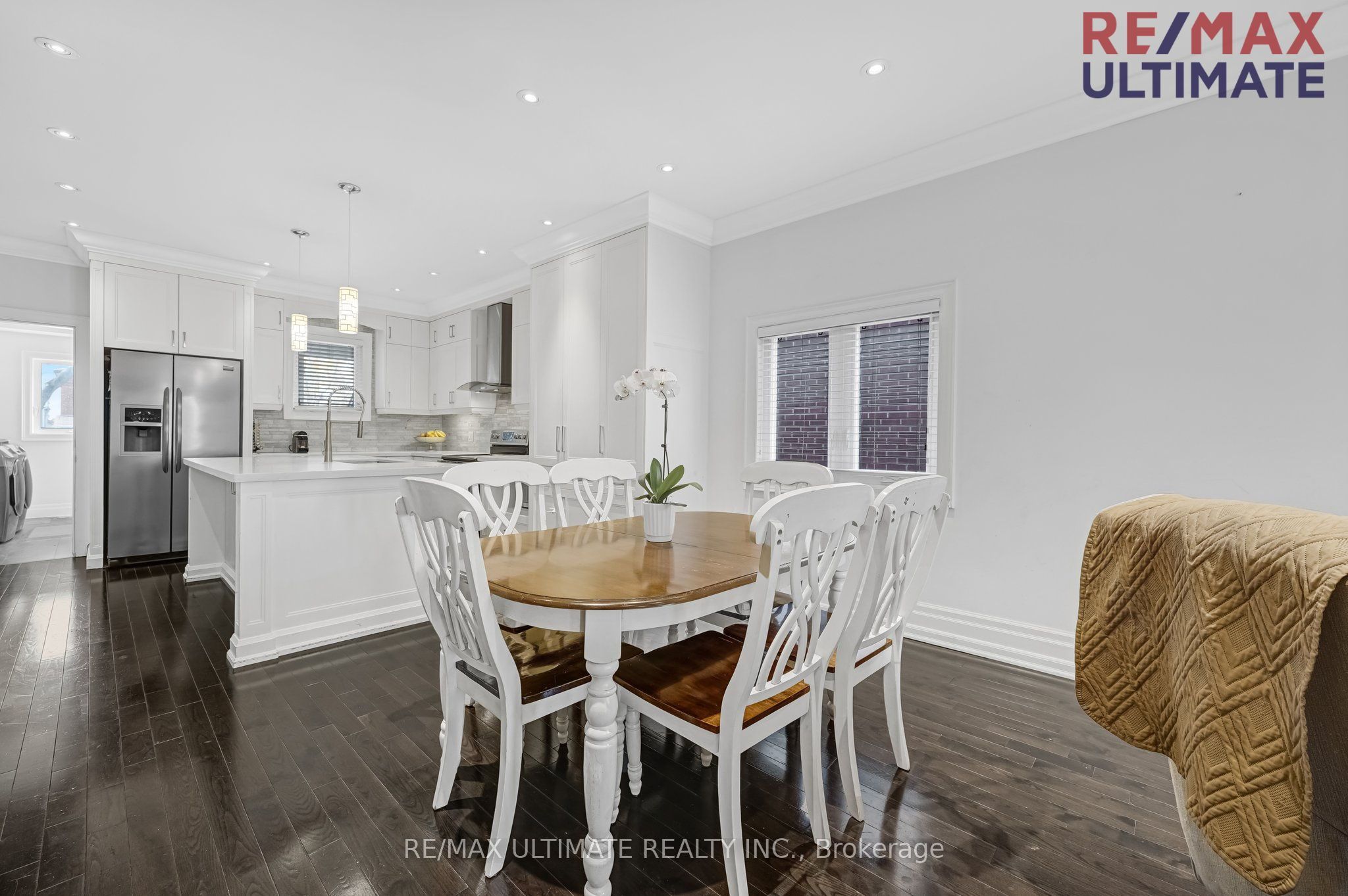 240 Rosethorn Avenue Property Photo 4