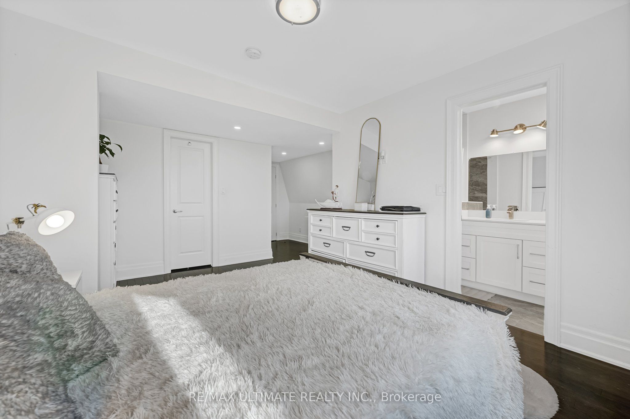 240 Rosethorn Avenue Property Photo 13