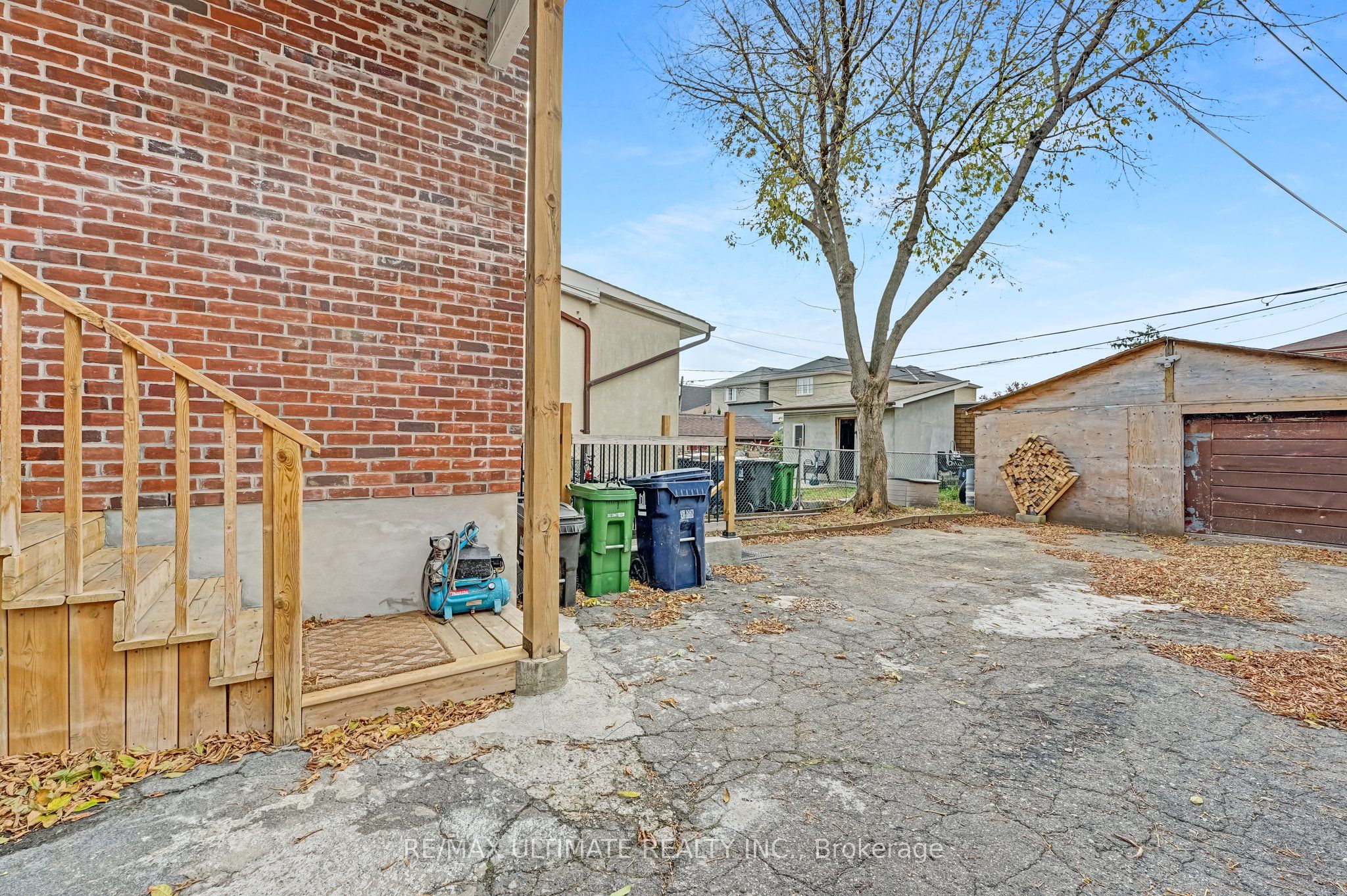 240 Rosethorn Avenue Property Photo 27