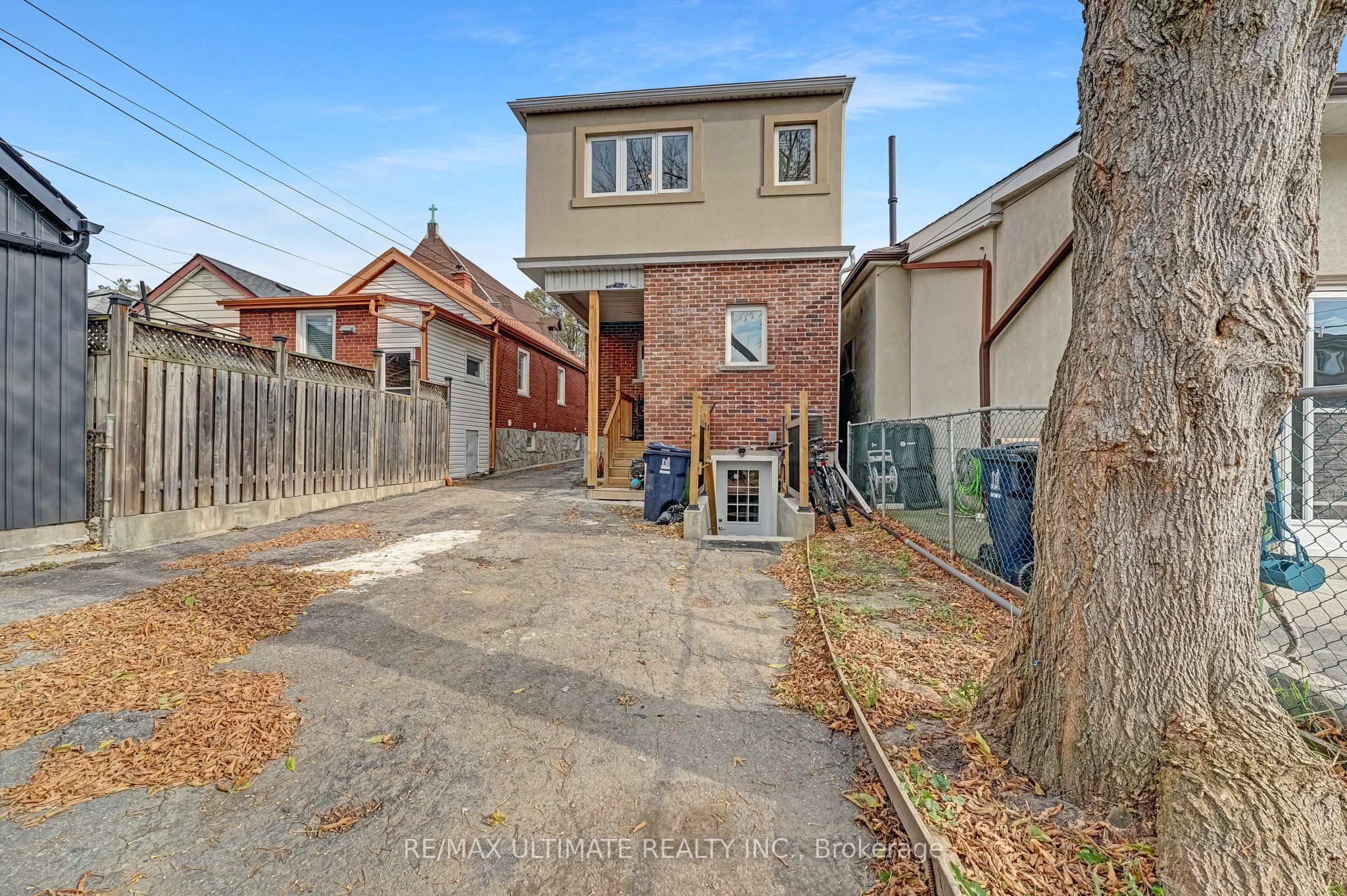 240 Rosethorn Avenue Property Photo 28