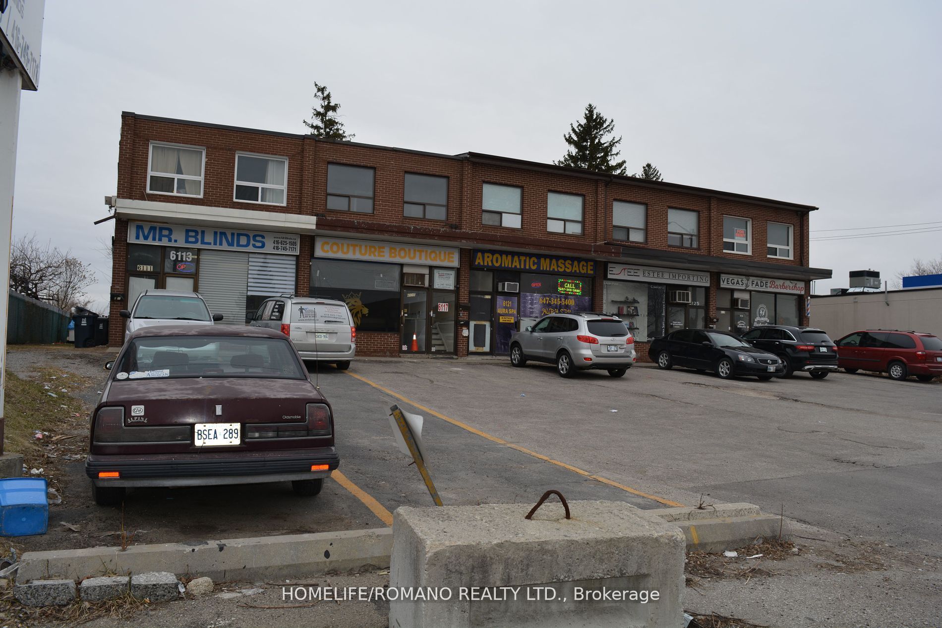 6127 Steeles Avenue Property Photo 3