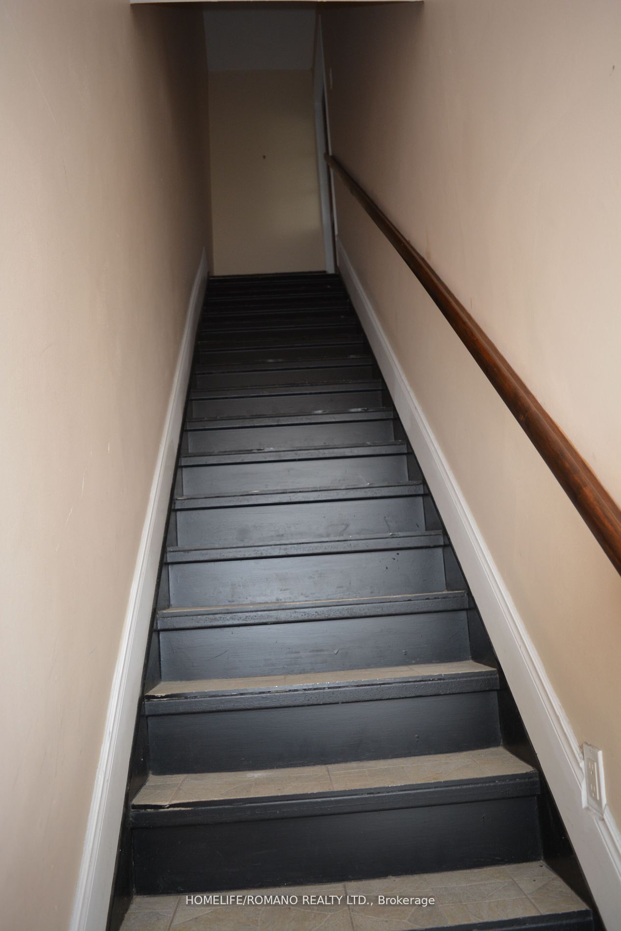 6127 Steeles Avenue Property Photo 6