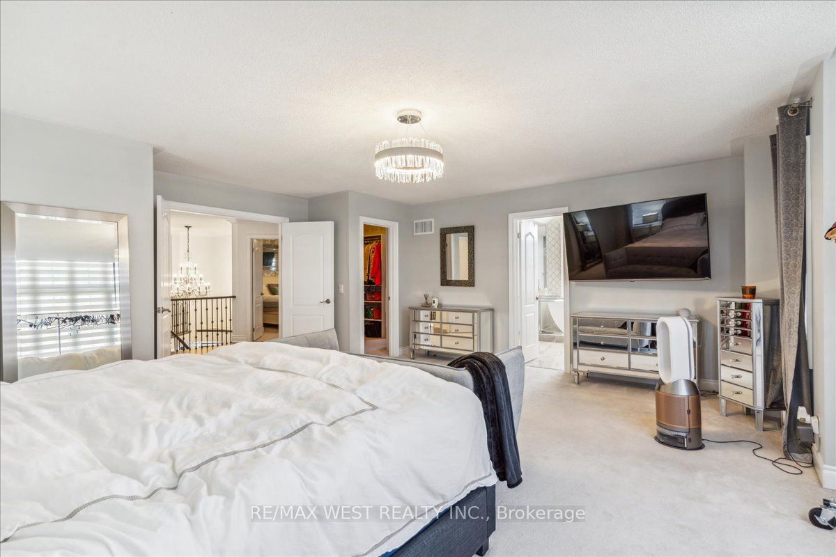 36 Lampman Crescent Property Photo 17