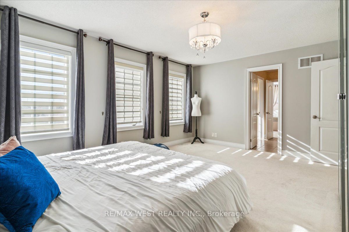 36 Lampman Crescent Property Photo 23