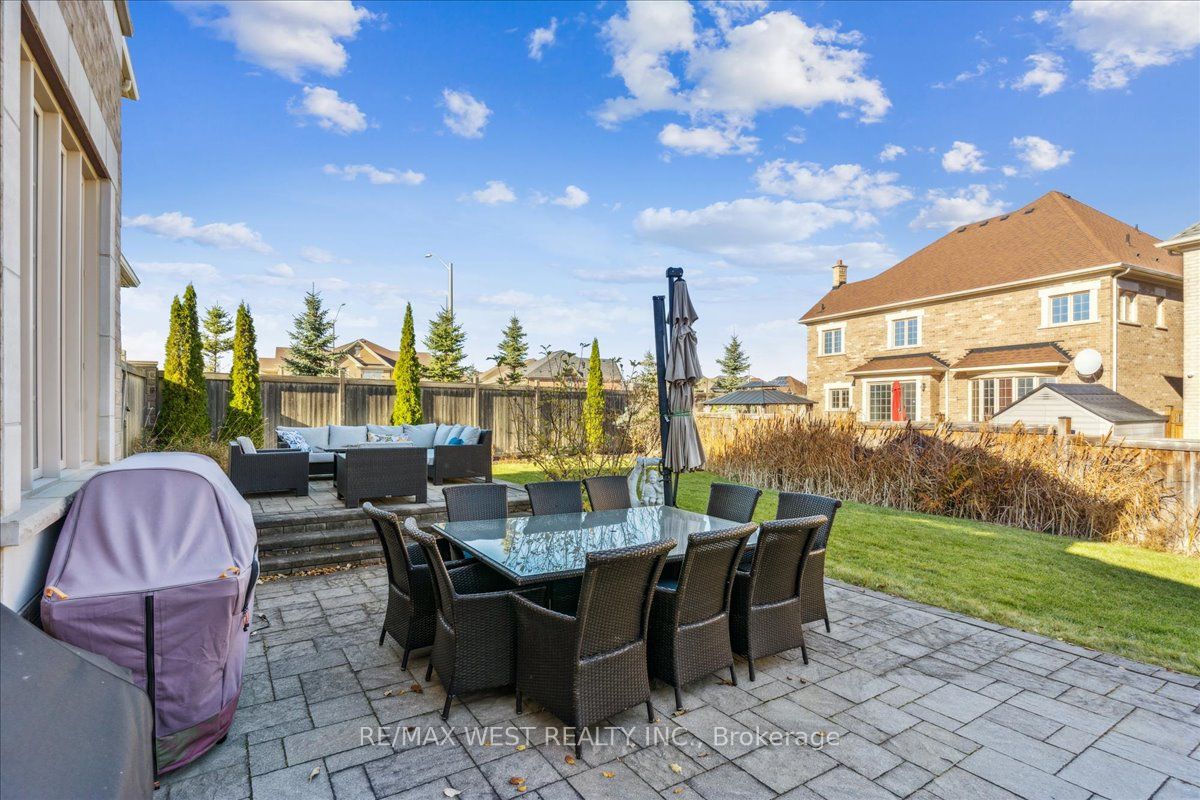 36 Lampman Crescent Property Photo 27