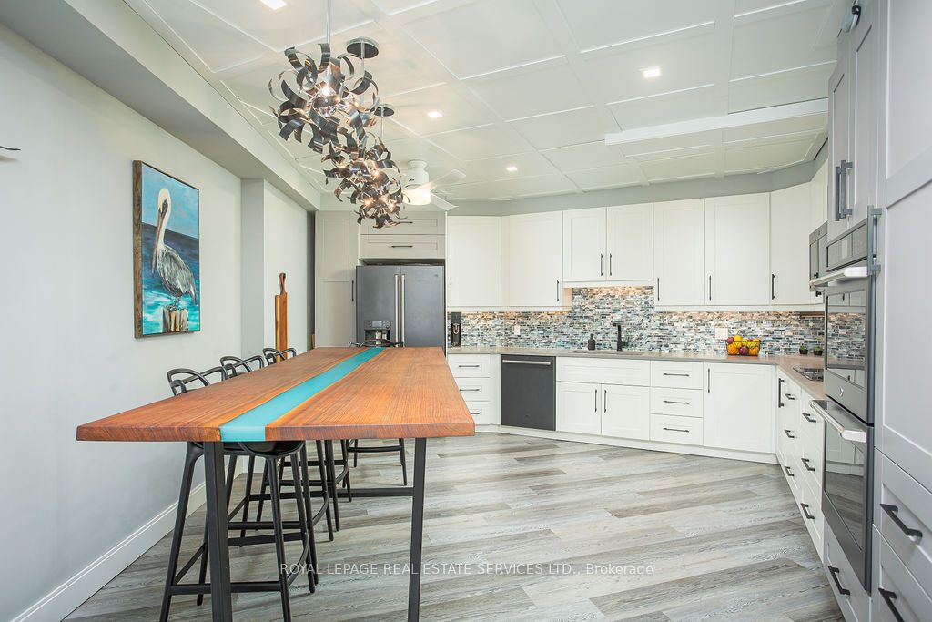 #1504 - 5250 Lakeshore Road Property Photo 13