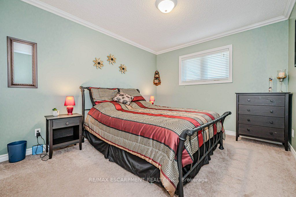 2378 Headon Road Property Photo 18