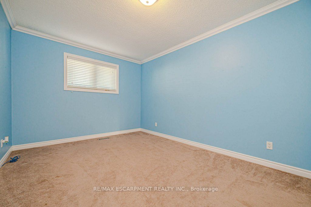 2378 Headon Road Property Photo 19