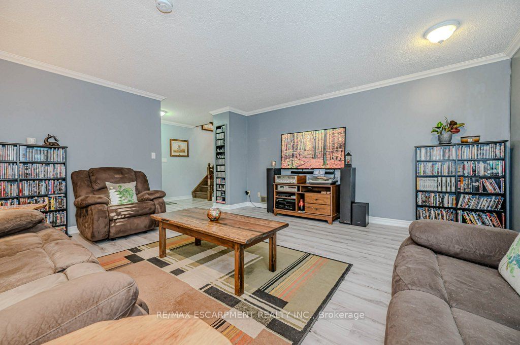2378 Headon Road Property Photo 22