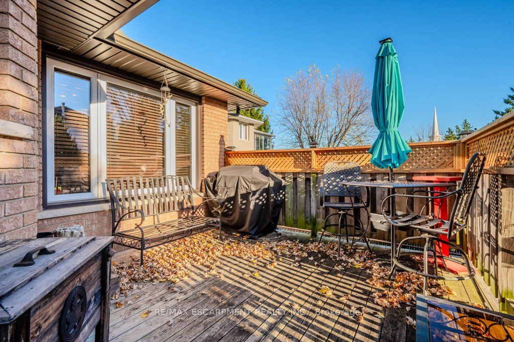 2378 Headon Road Property Photo 34