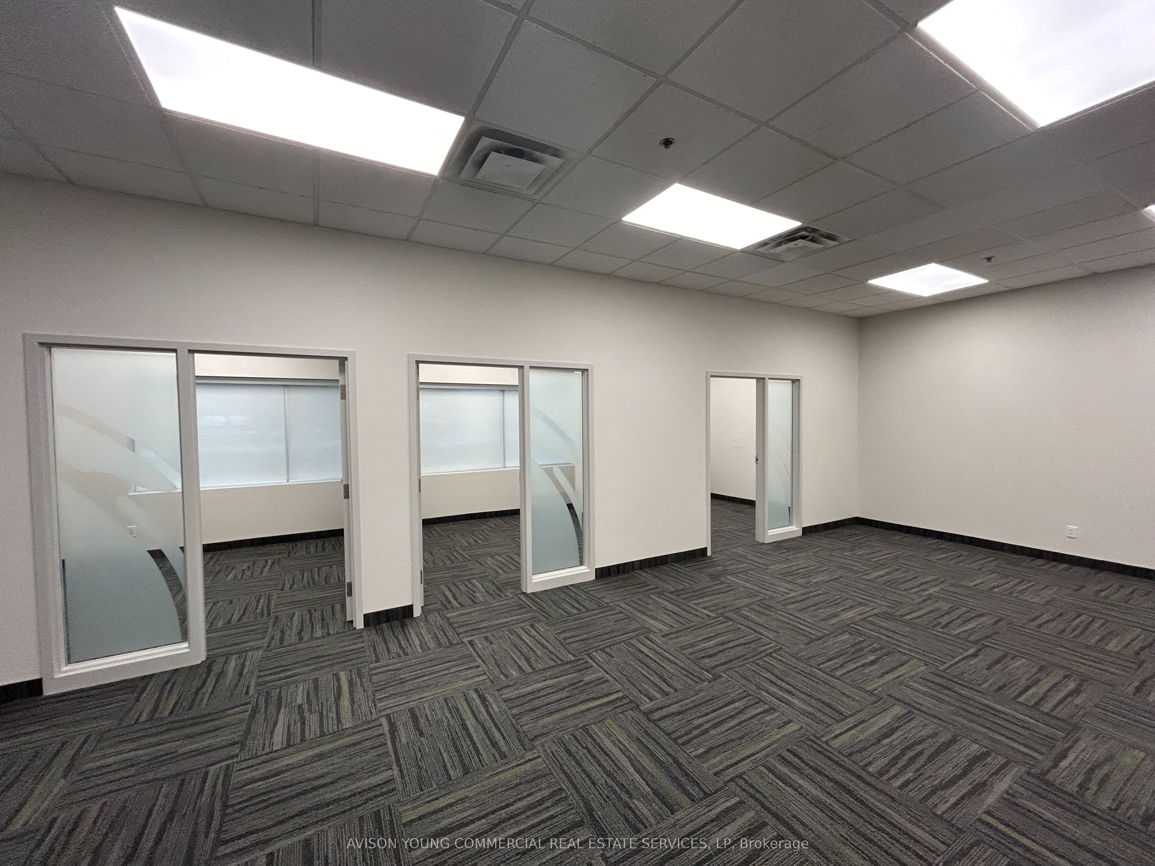 #1-2 - 4100a Sladeview Crescent Property Photo 2