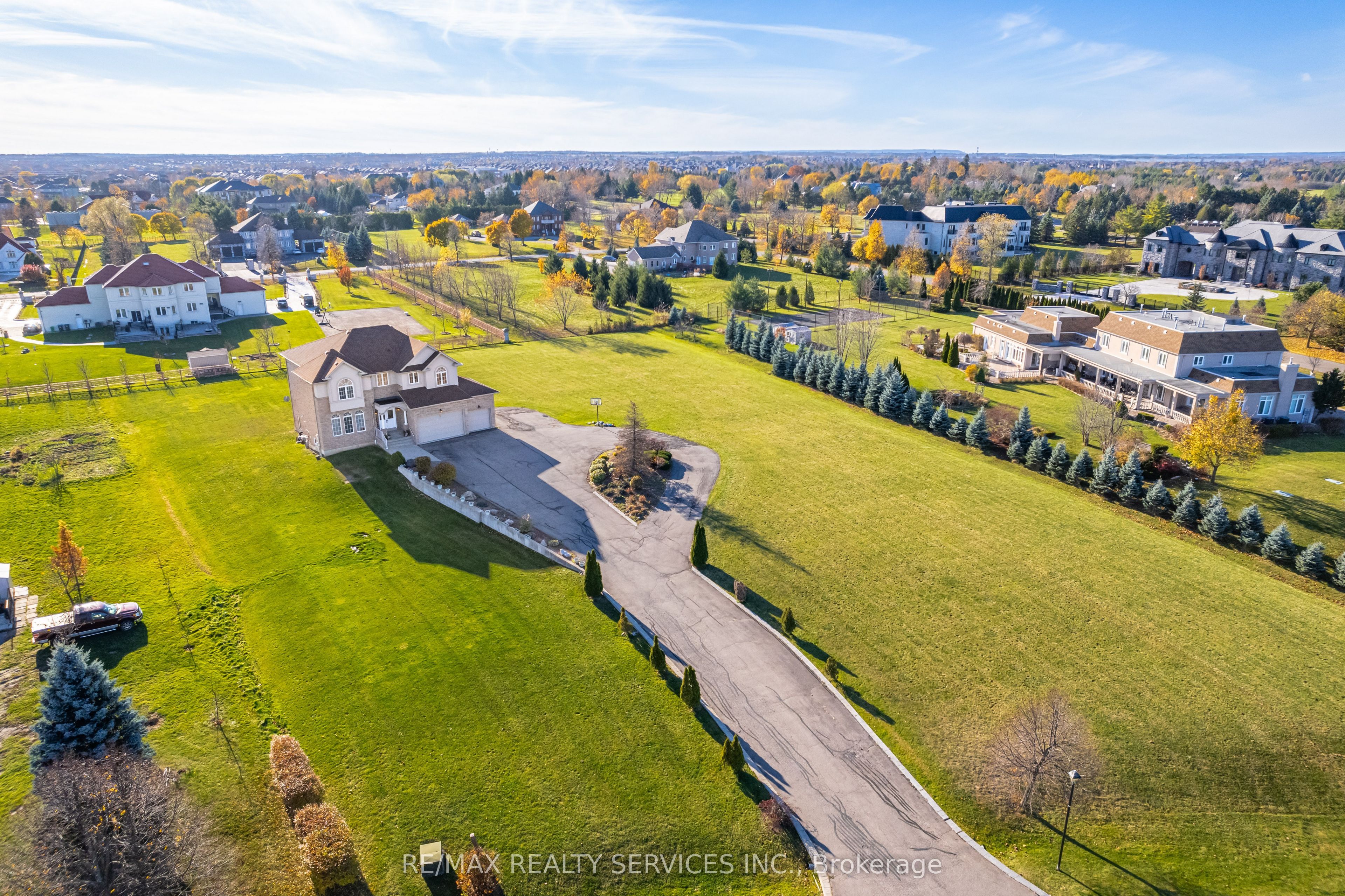 5 Farina Drive Property Photo 1