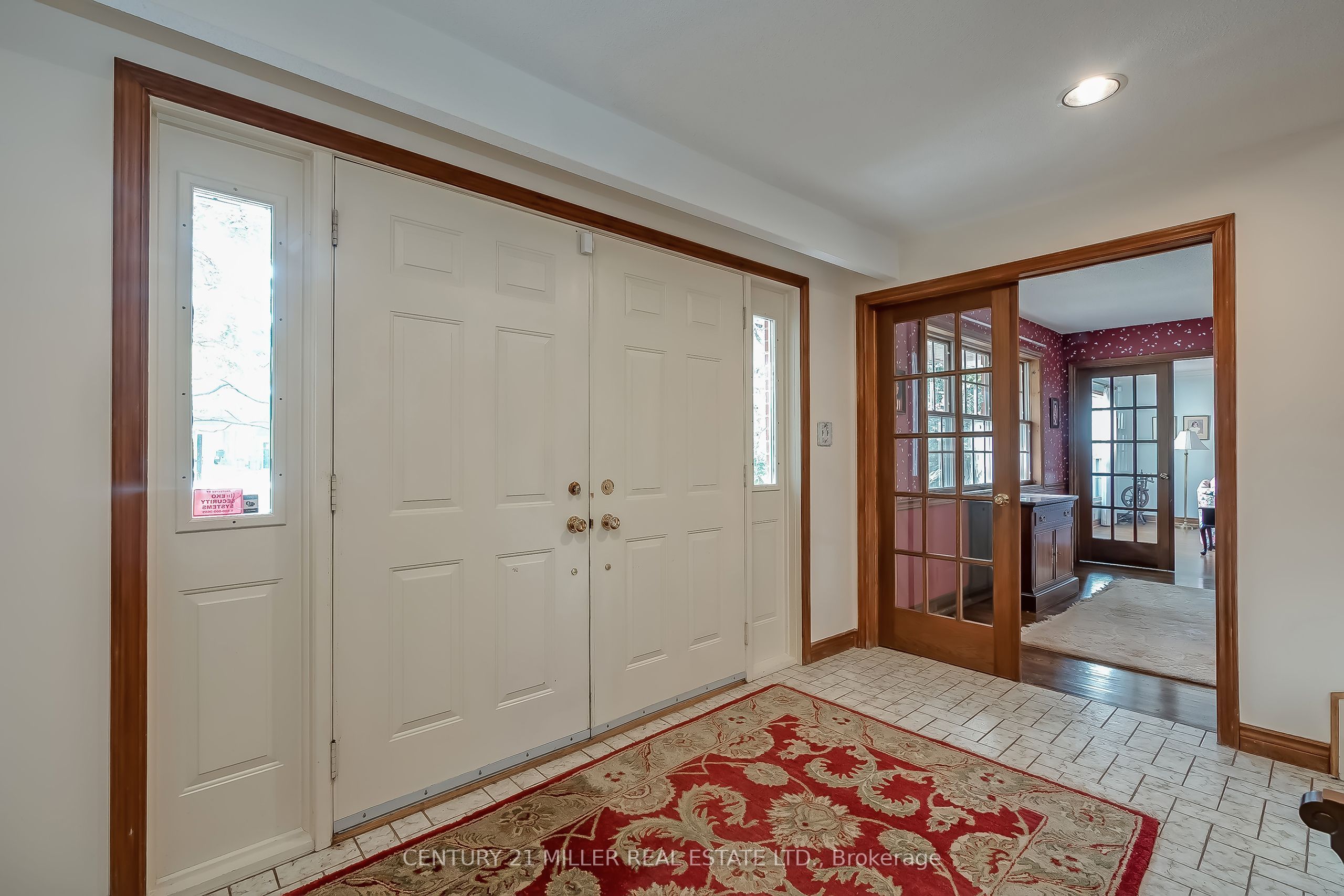 1296 Cumnock Crescent Property Photo 21