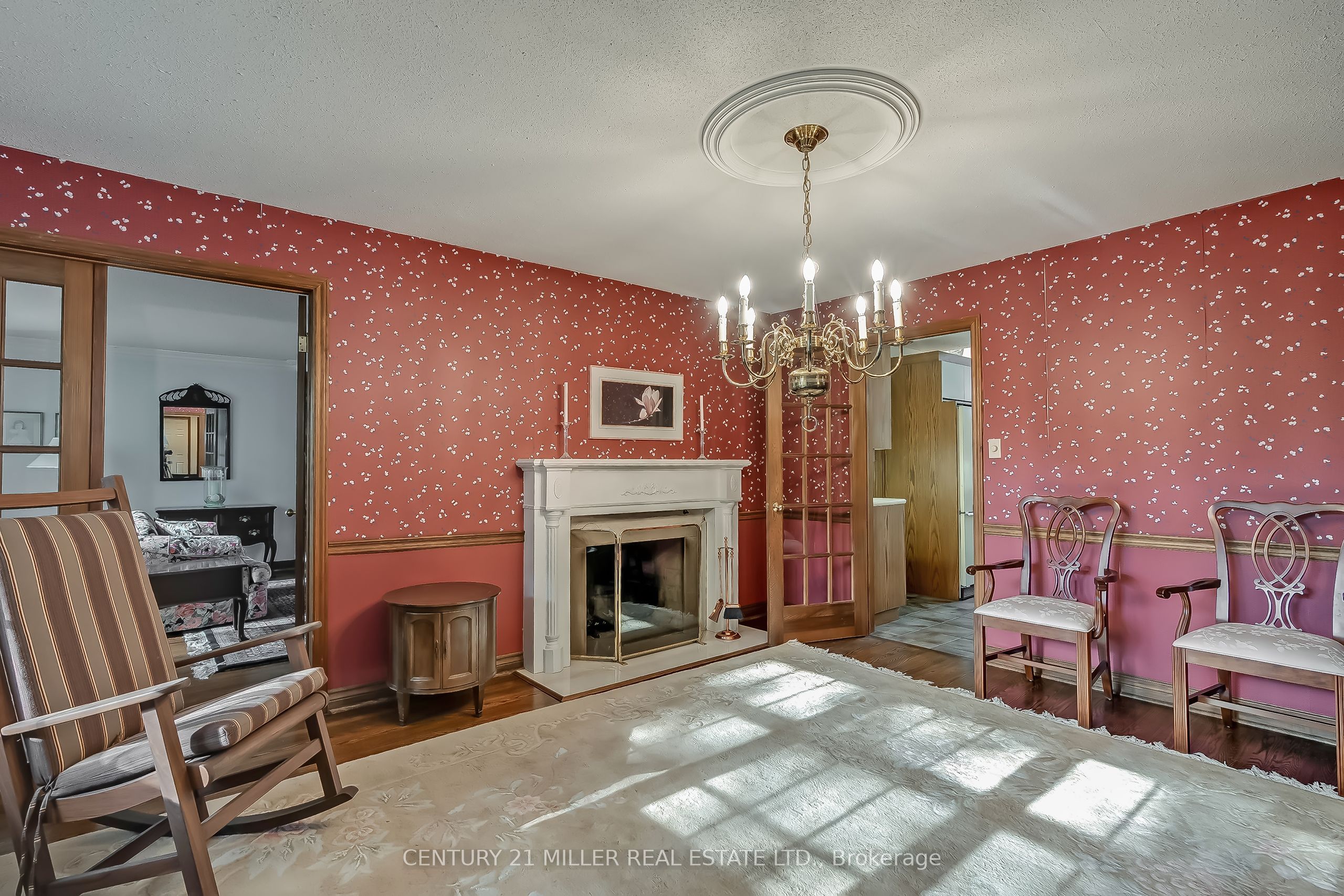 1296 Cumnock Crescent Property Photo 23