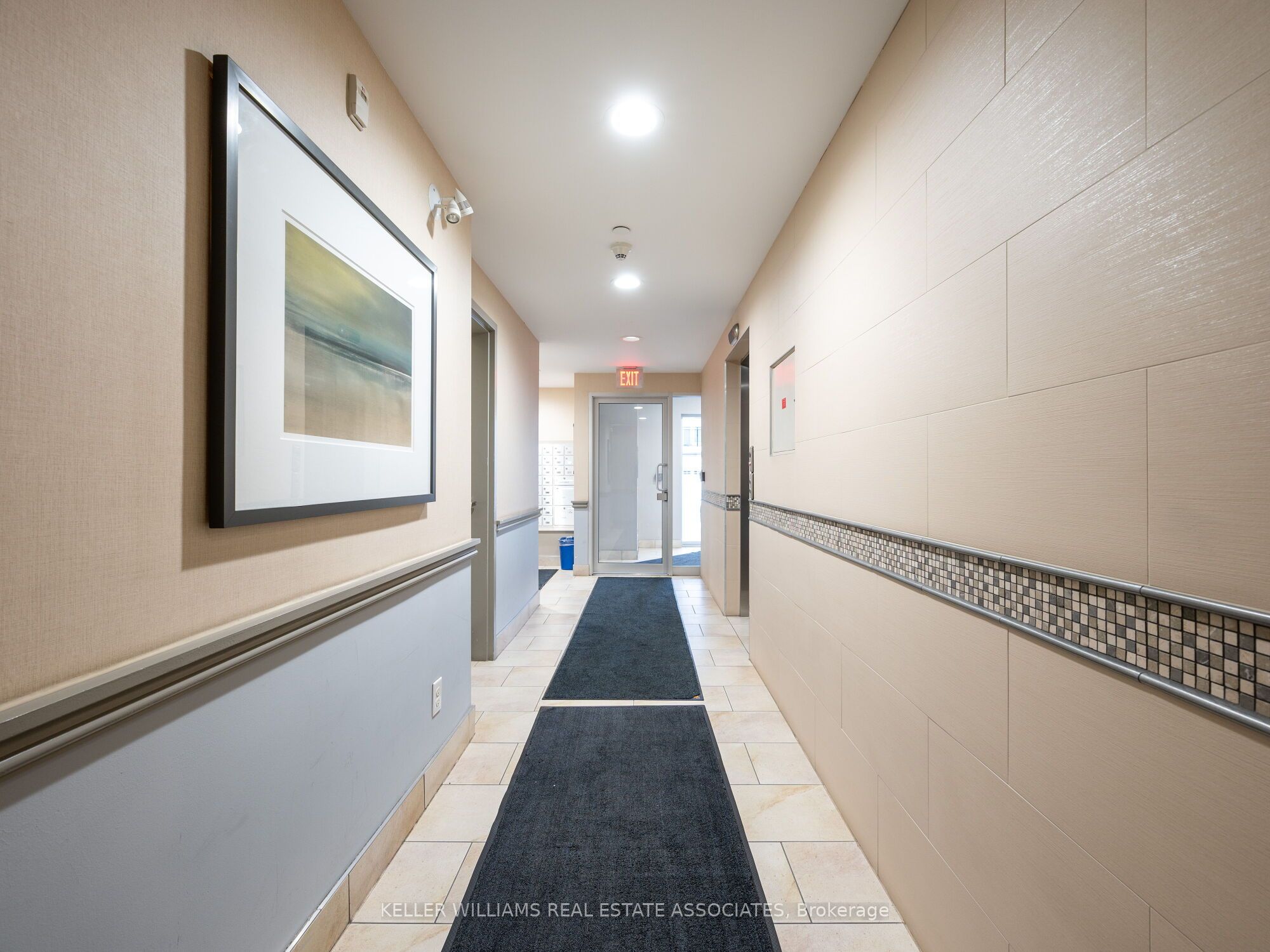 #304 - 3075 Thomas Street Property Photo 3