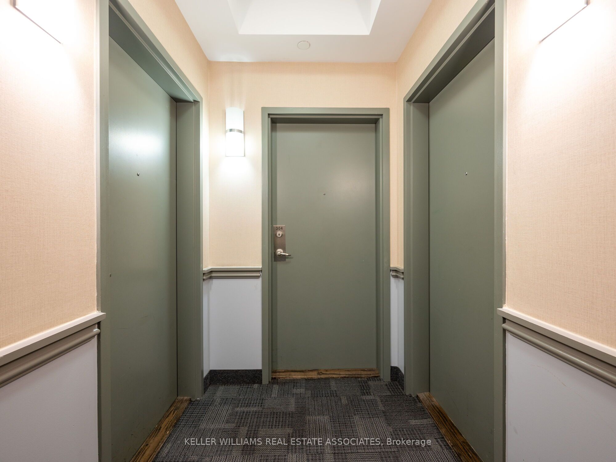#304 - 3075 Thomas Street Property Photo 6
