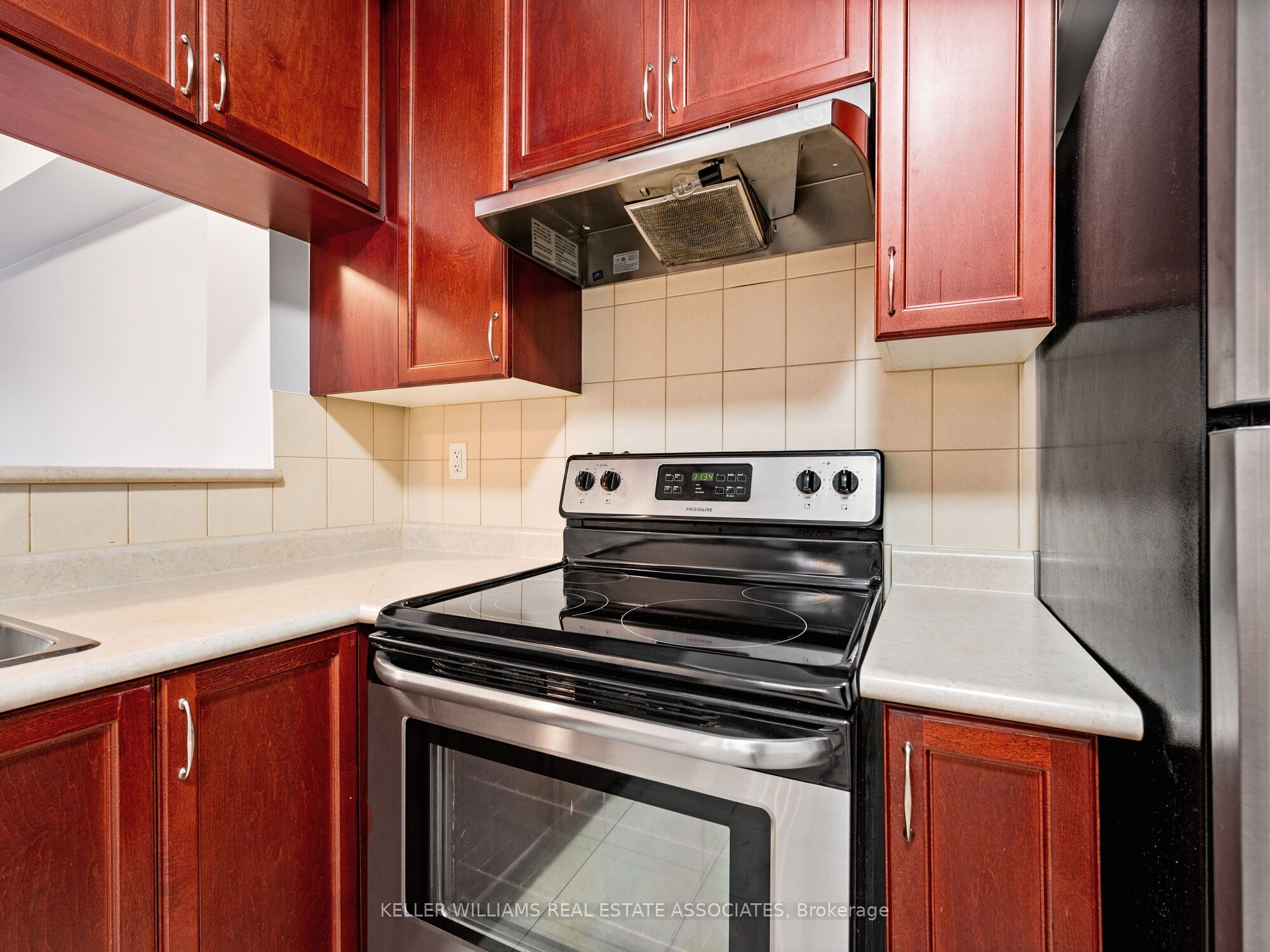 #304 - 3075 Thomas Street Property Photo 8