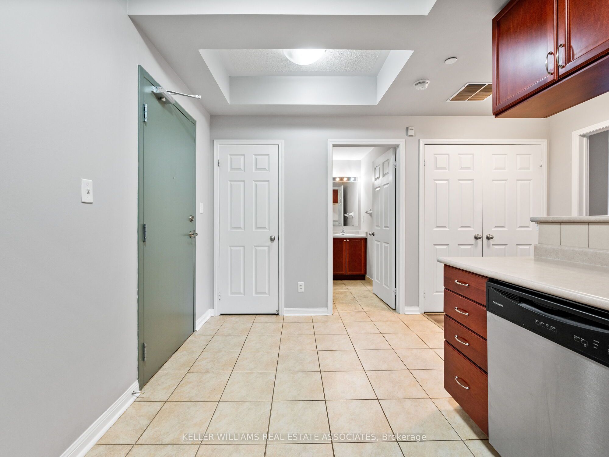 #304 - 3075 Thomas Street Property Photo 12