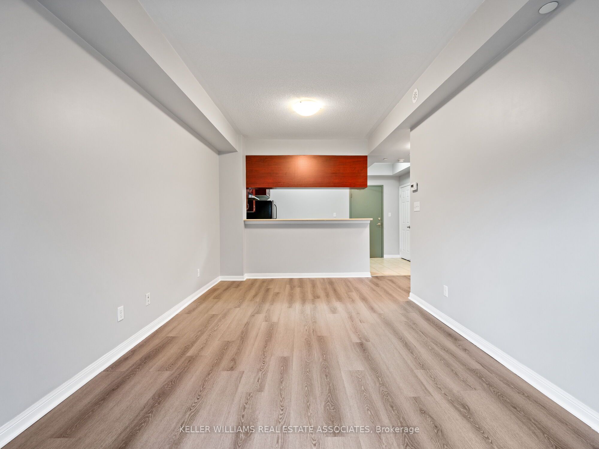 #304 - 3075 Thomas Street Property Photo 14