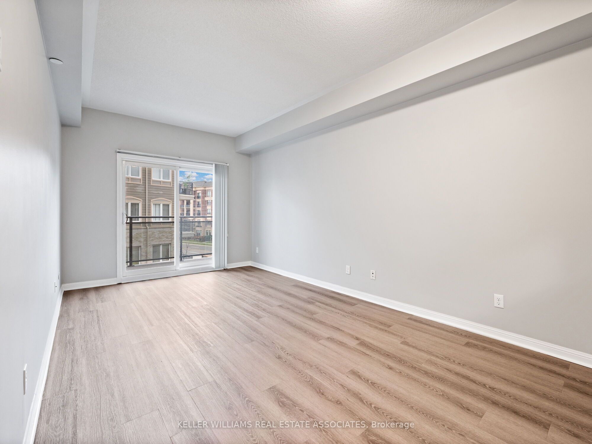 #304 - 3075 Thomas Street Property Photo 16