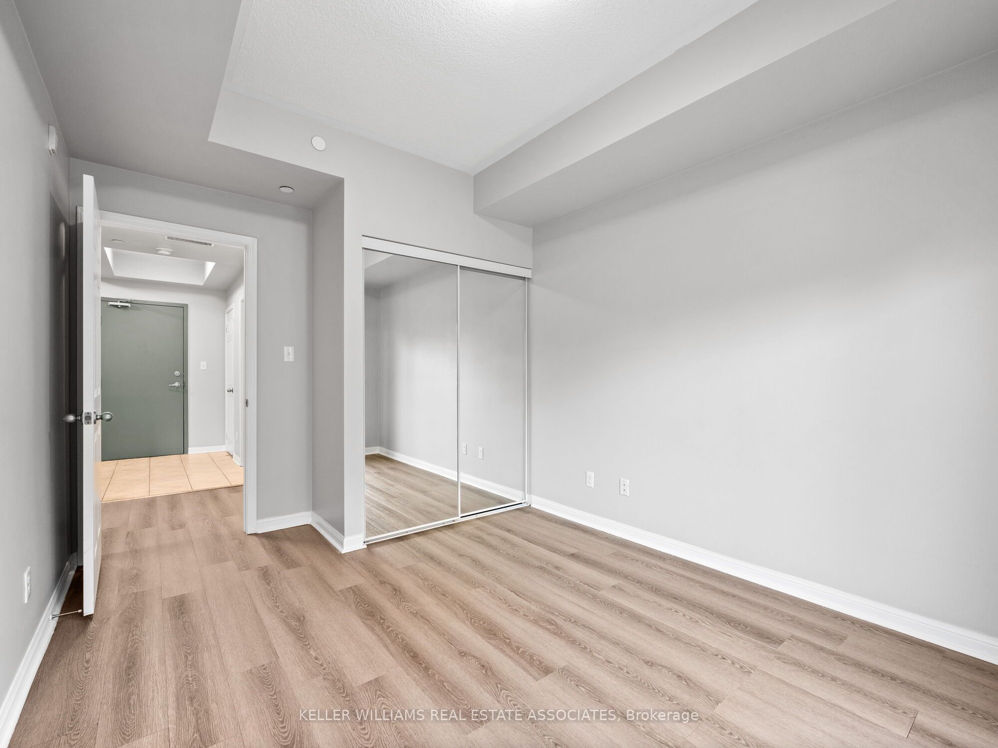 #304 - 3075 Thomas Street Property Photo 18