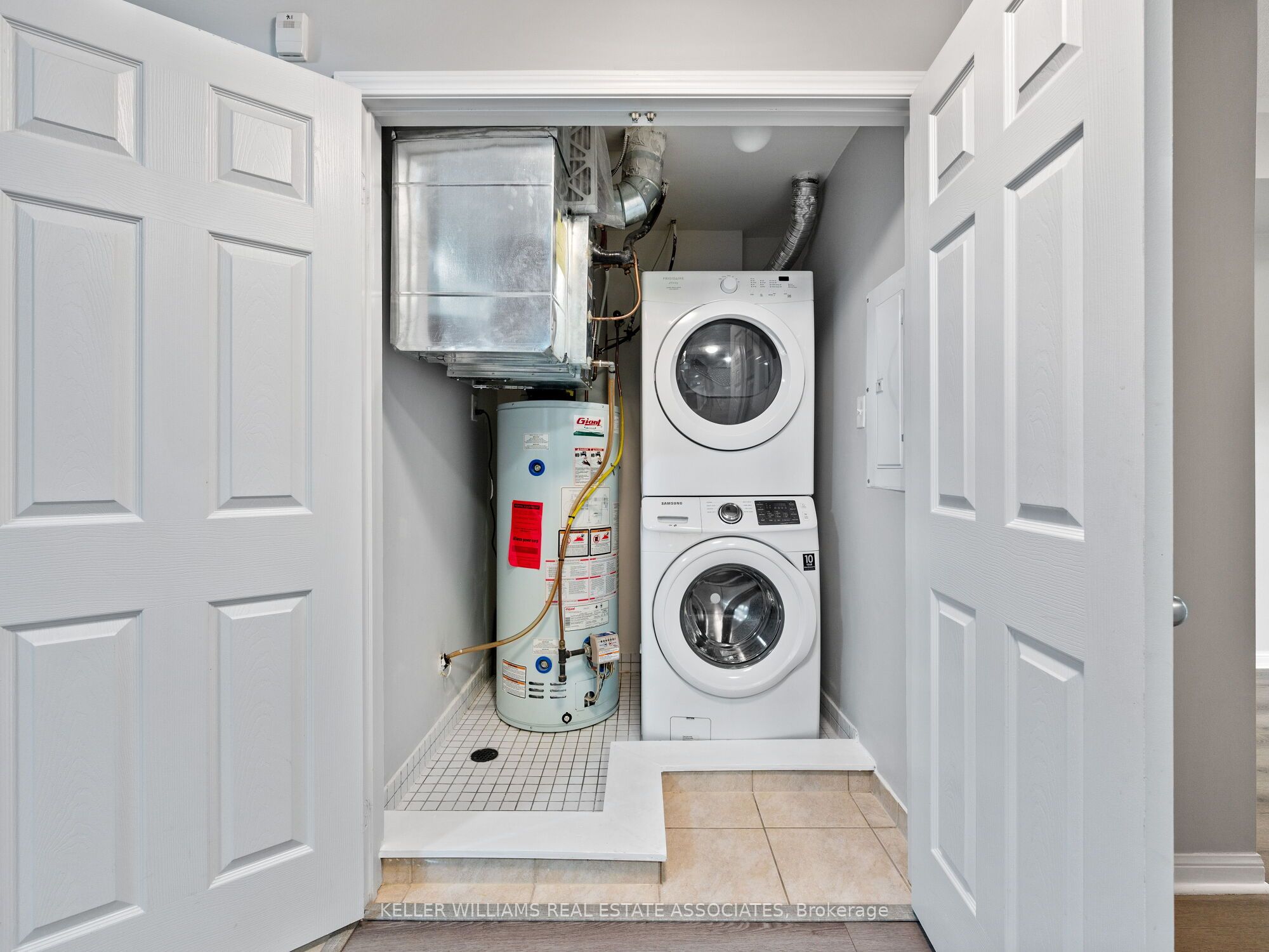 #304 - 3075 Thomas Street Property Photo 28
