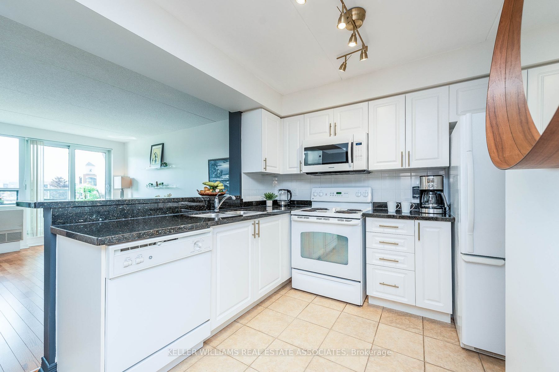 #208 - 35 Via Rosedale Property Photo 29