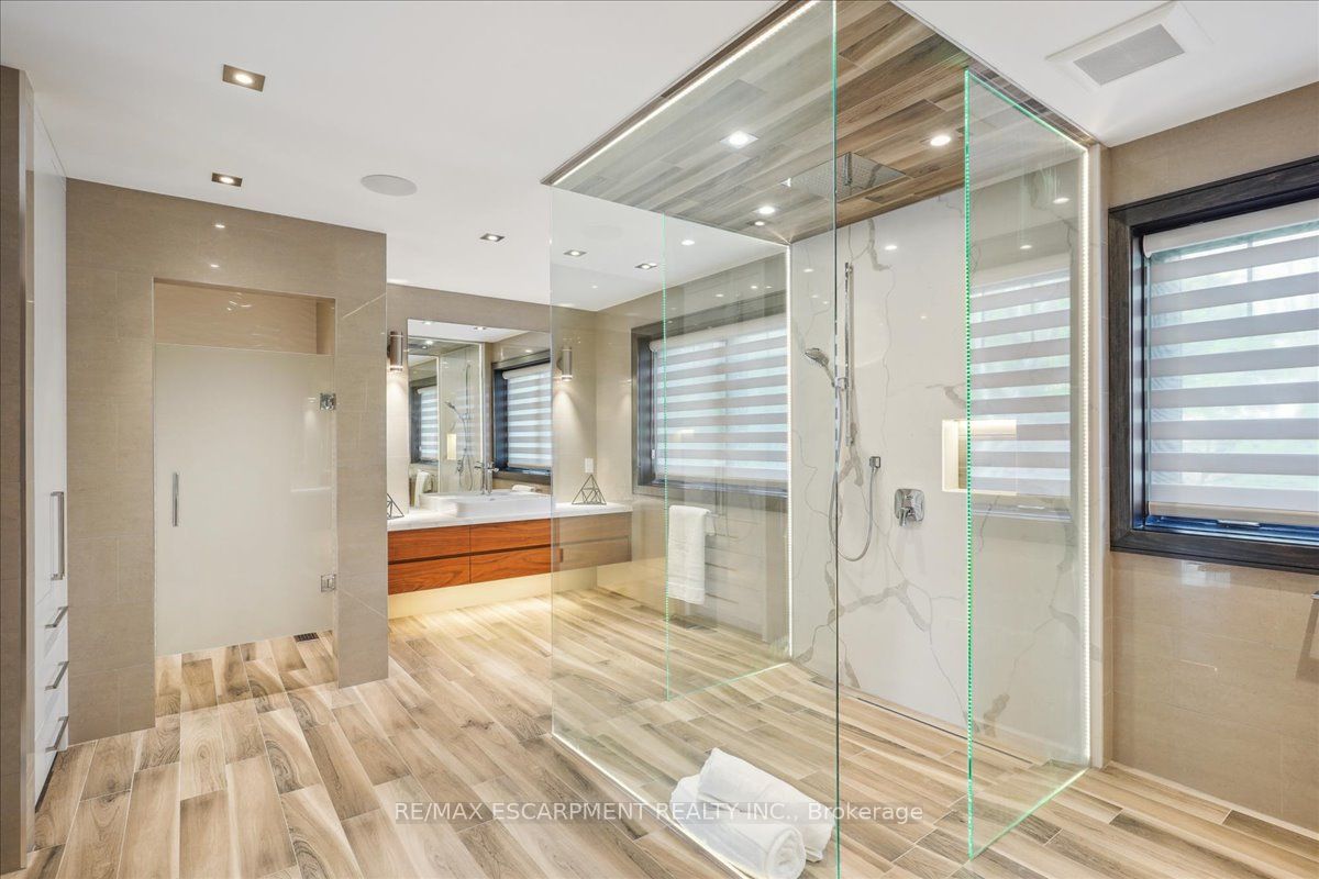 1031 Welwyn Drive Property Photo 10