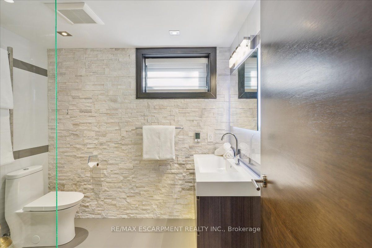 1031 Welwyn Drive Property Photo 25