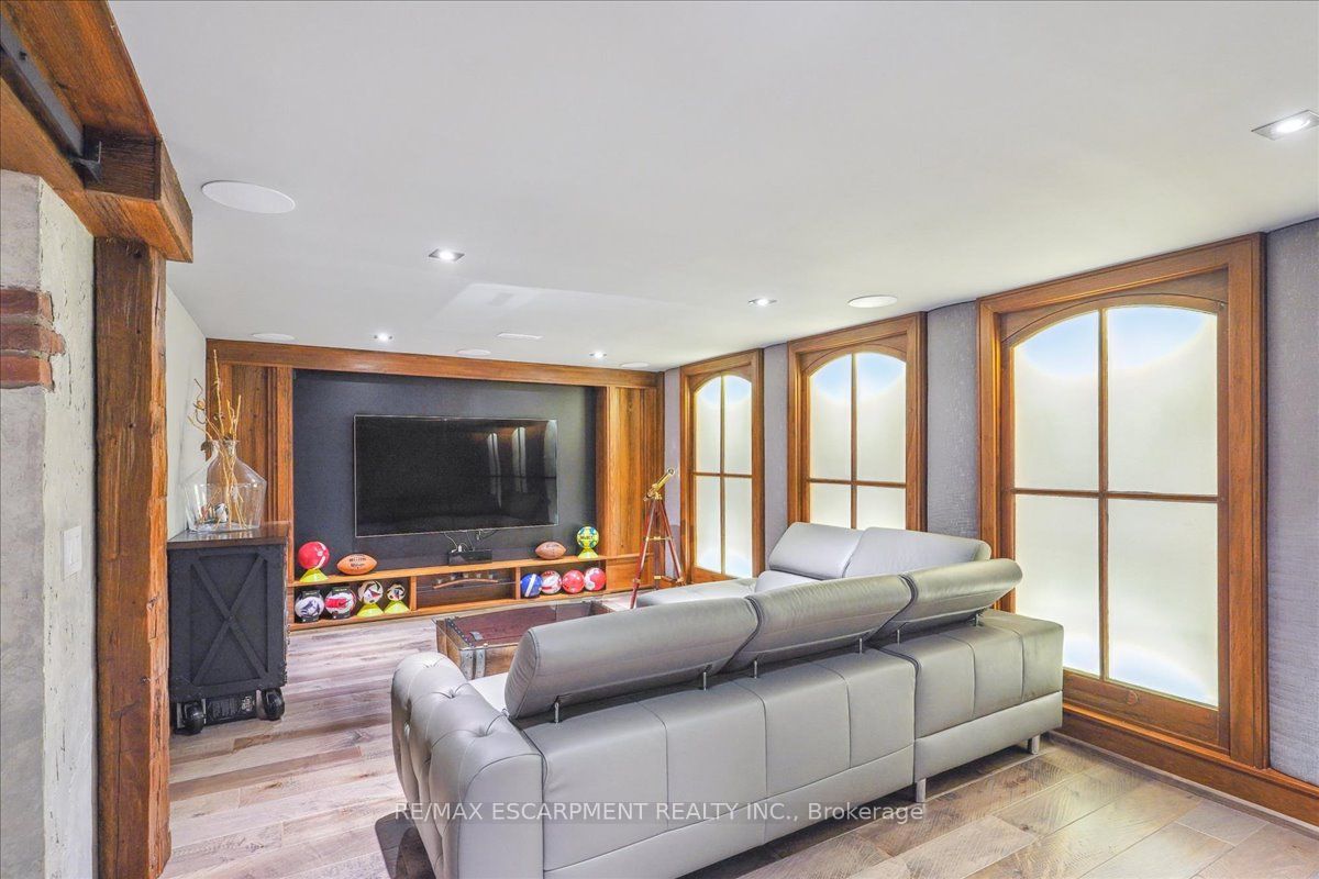 1031 Welwyn Drive Property Photo 27