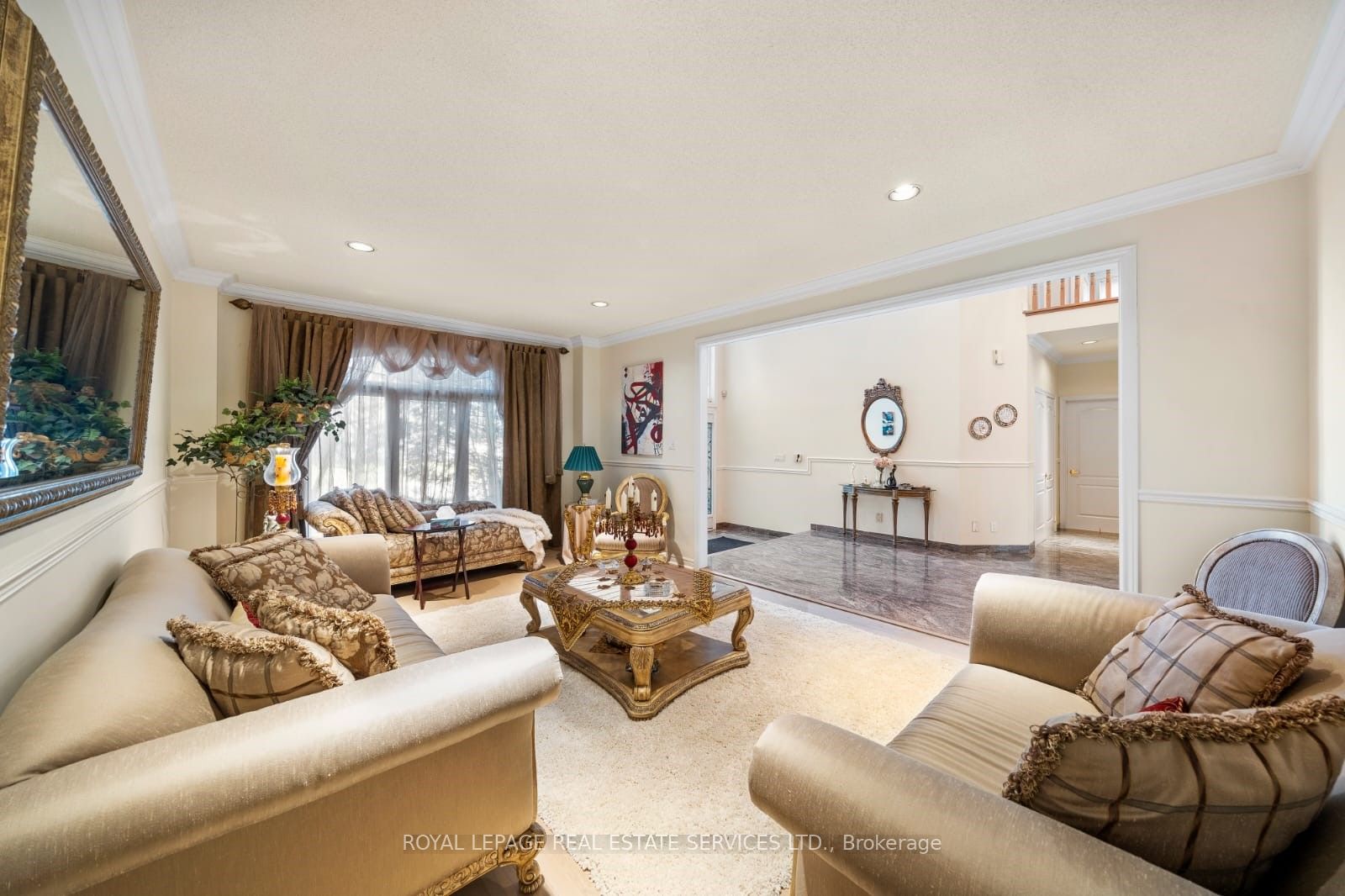 2166 Erin Centre Boulevard Property Photo 8