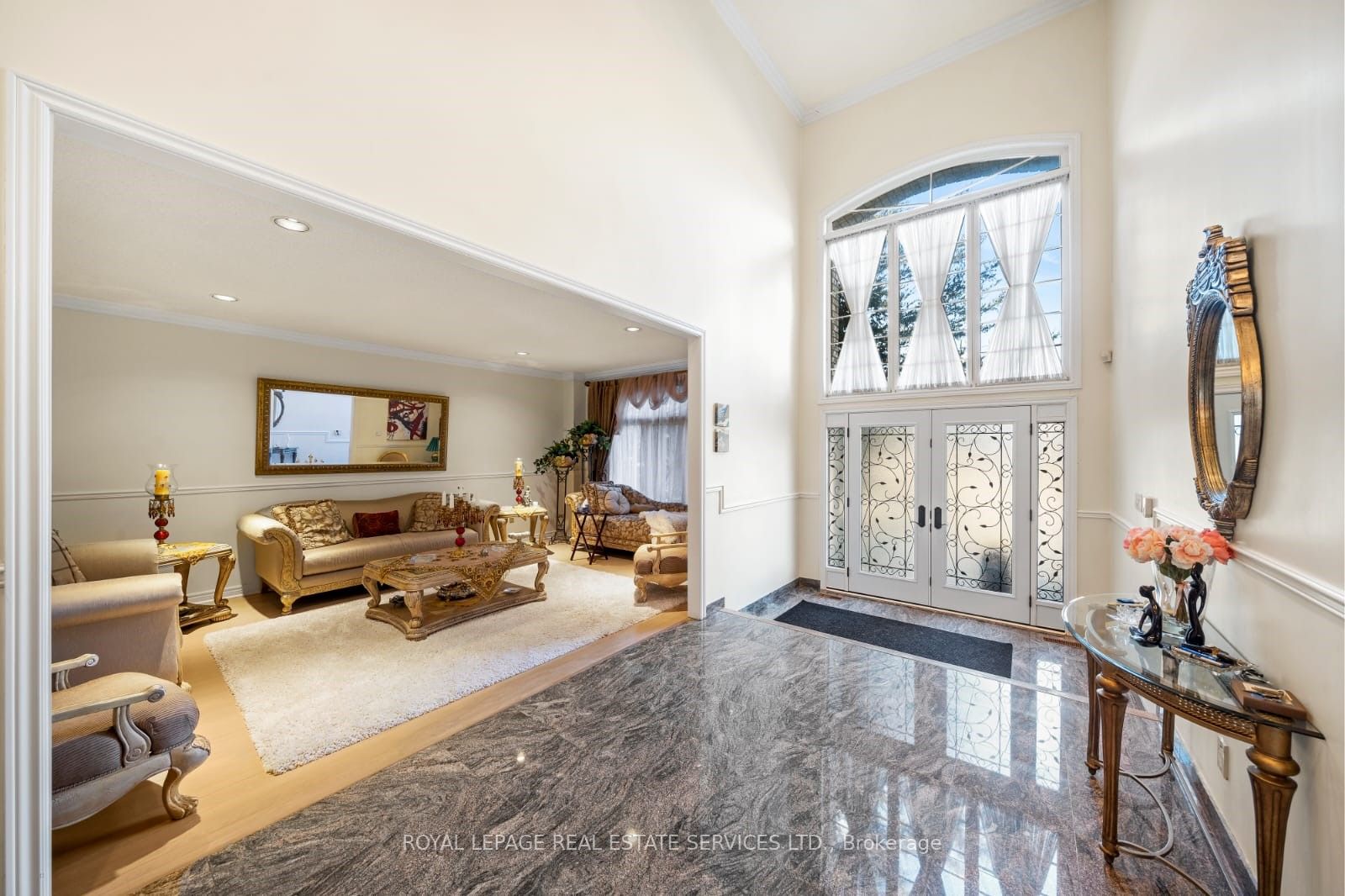 2166 Erin Centre Boulevard Property Photo 14