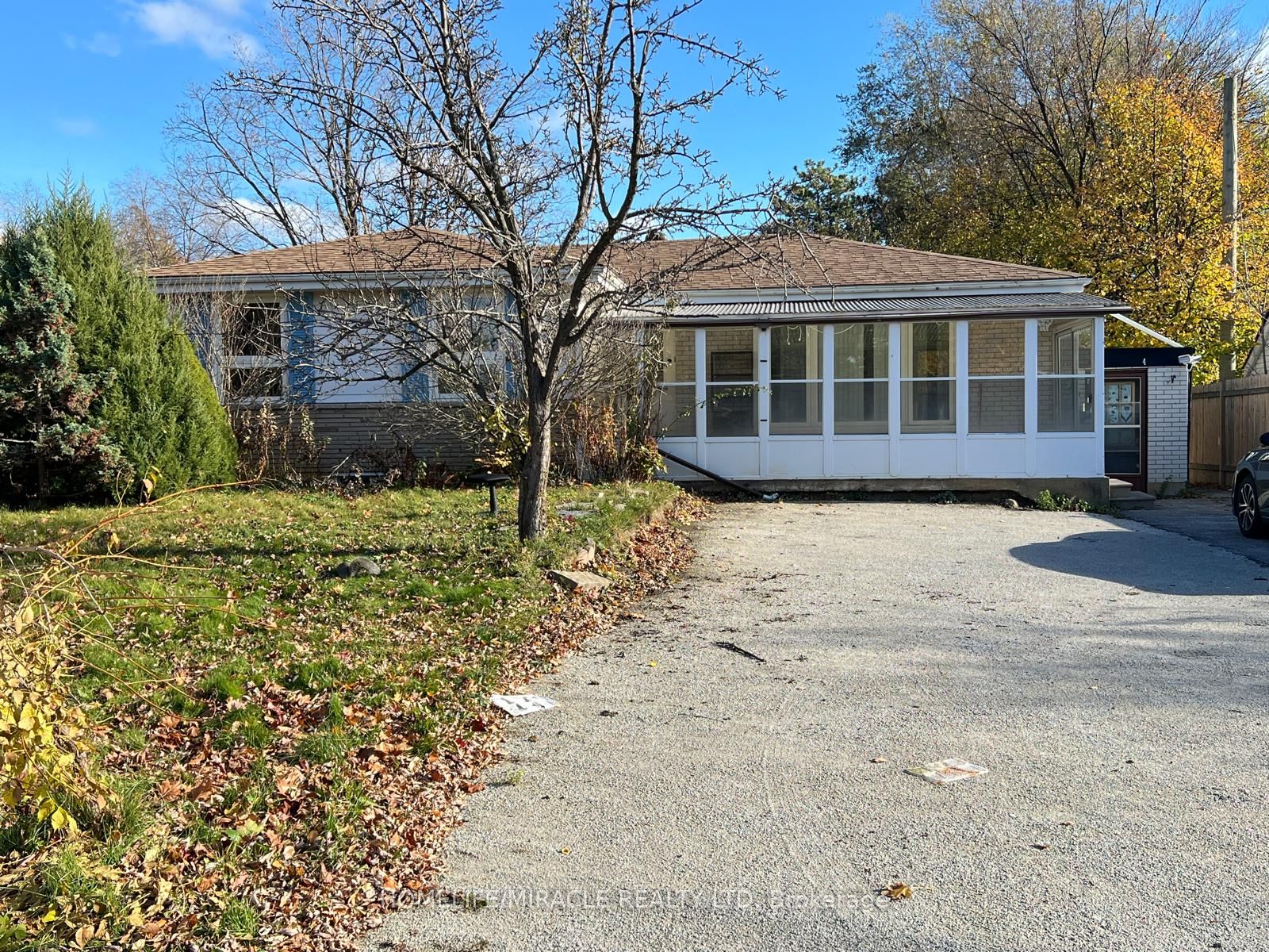 #upper - 4 Braeburn Court Property Photo 1