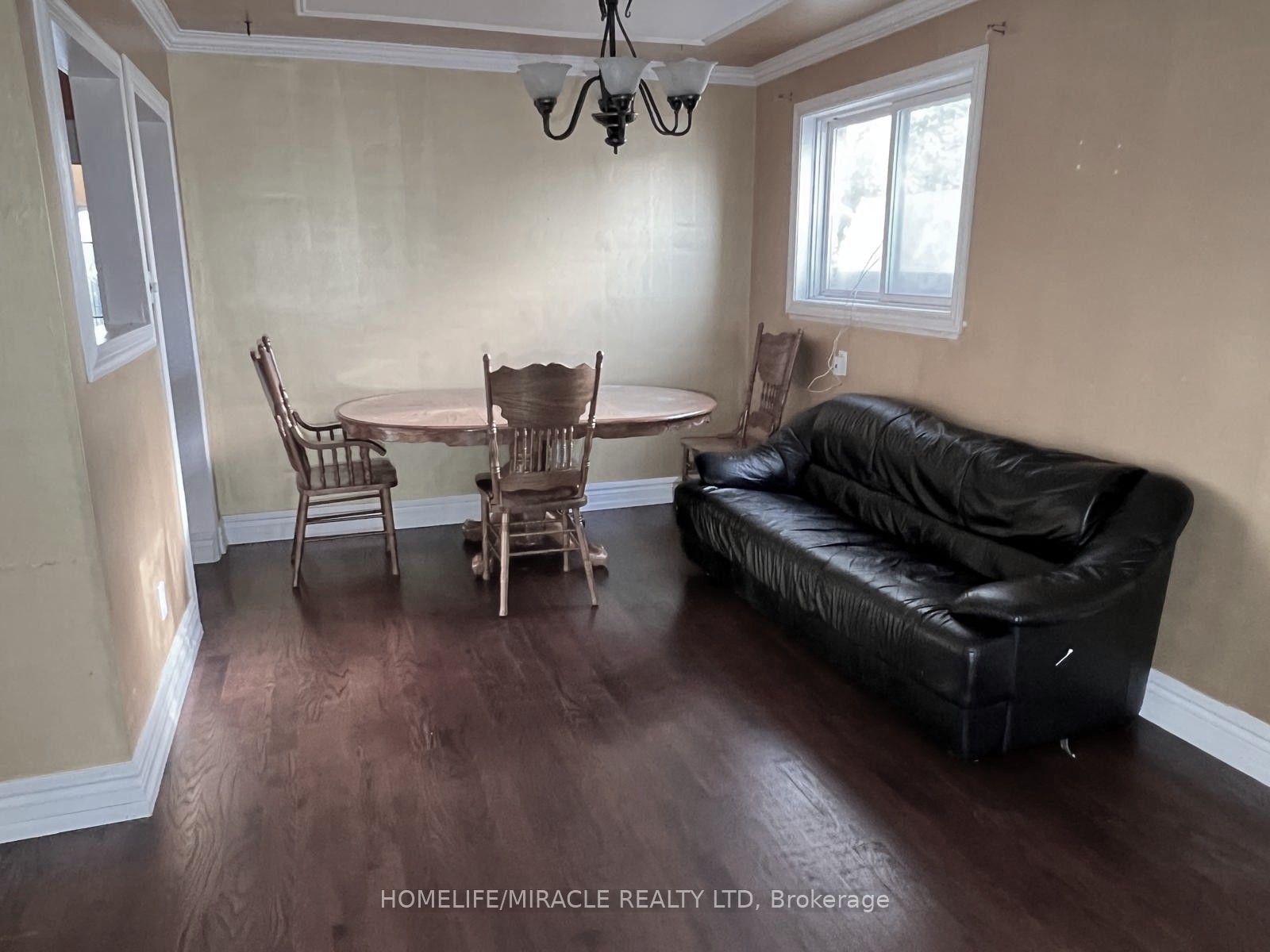 #upper - 4 Braeburn Court Property Photo 4