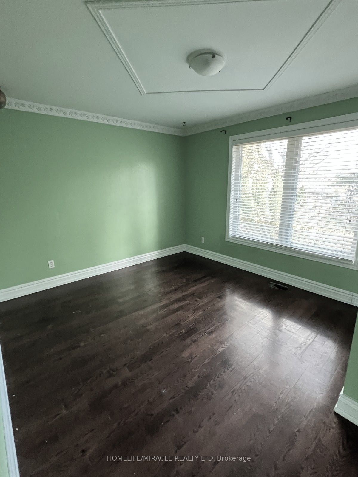 #upper - 4 Braeburn Court Property Photo 5