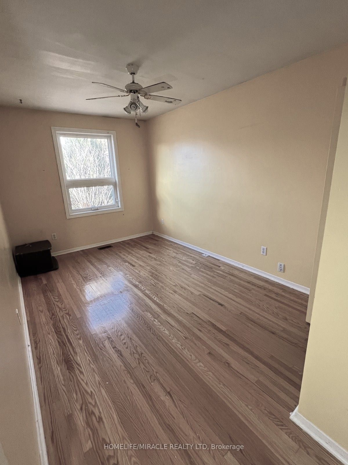 #upper - 4 Braeburn Court Property Photo 7