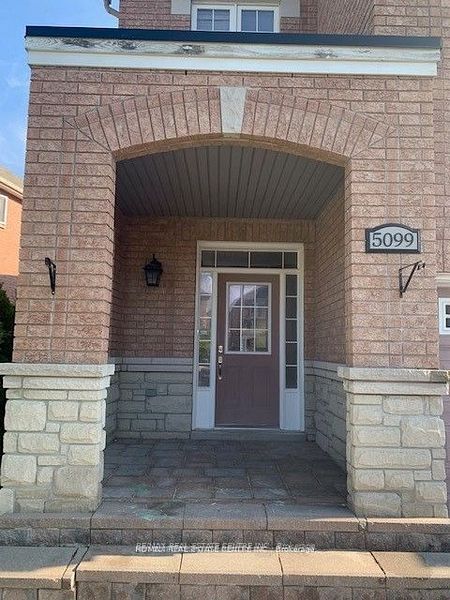 5099 Nestling Grove Property Photo 1