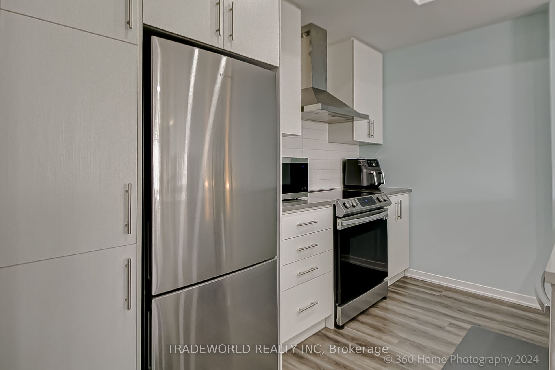 #13 - 260 Twelfth Street Property Photo 7