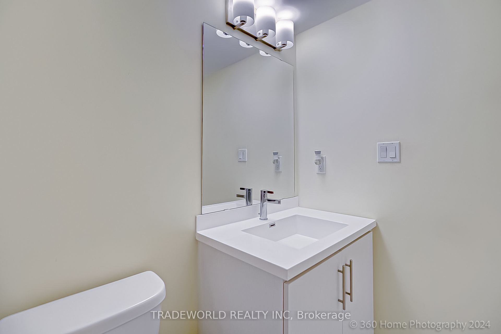#13 - 260 Twelfth Street Property Photo 15