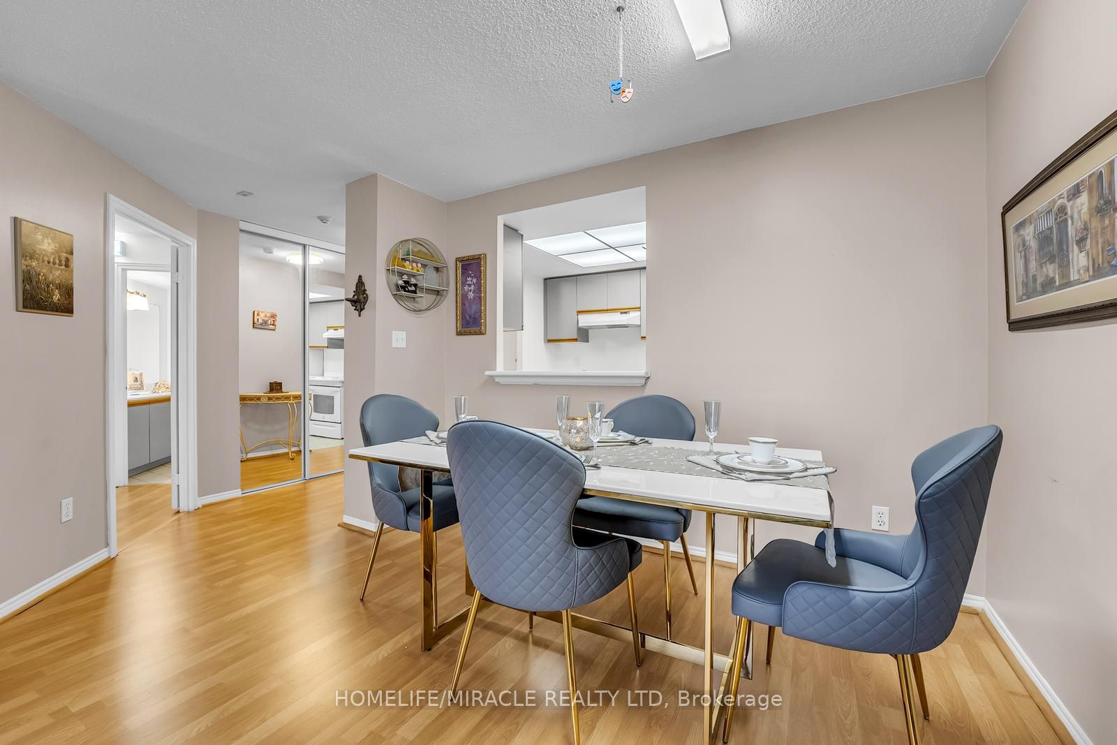 #714 - 1001 Cedarglen Gate Property Photo 6