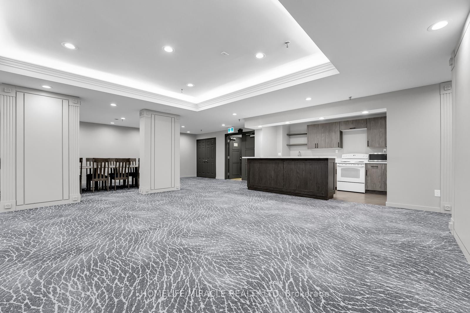 #714 - 1001 Cedarglen Gate Property Photo 8