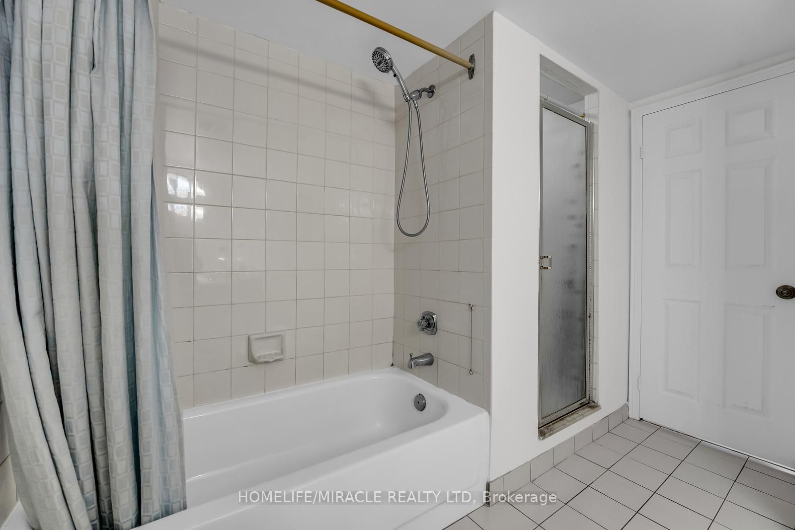 #714 - 1001 Cedarglen Gate Property Photo 18