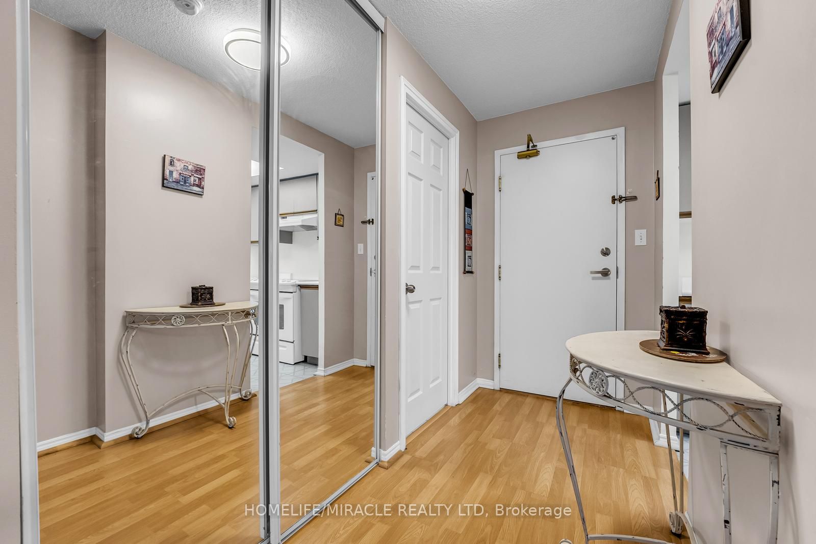 #714 - 1001 Cedarglen Gate Property Photo 20