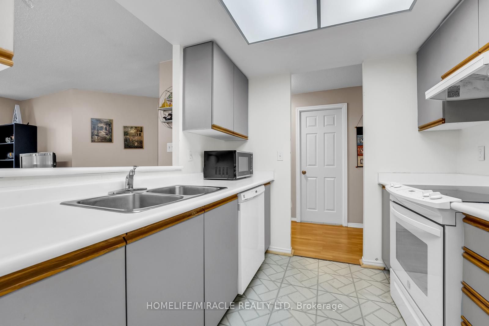 #714 - 1001 Cedarglen Gate Property Photo 33