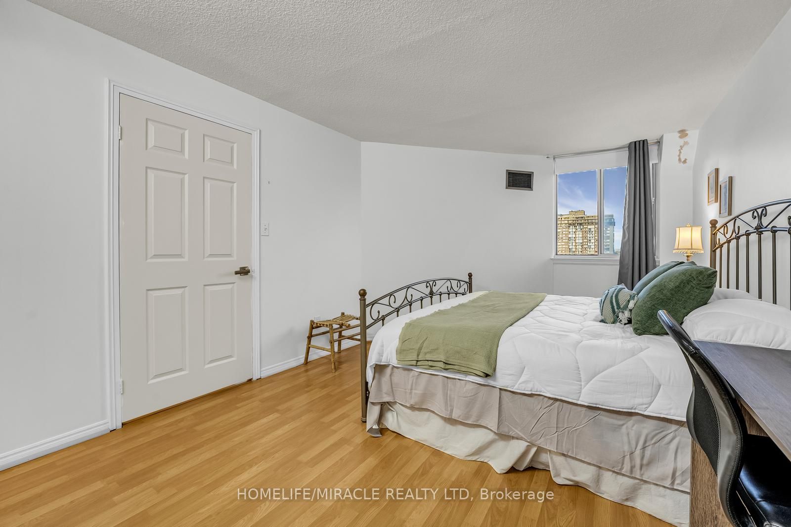 #714 - 1001 Cedarglen Gate Property Photo 49