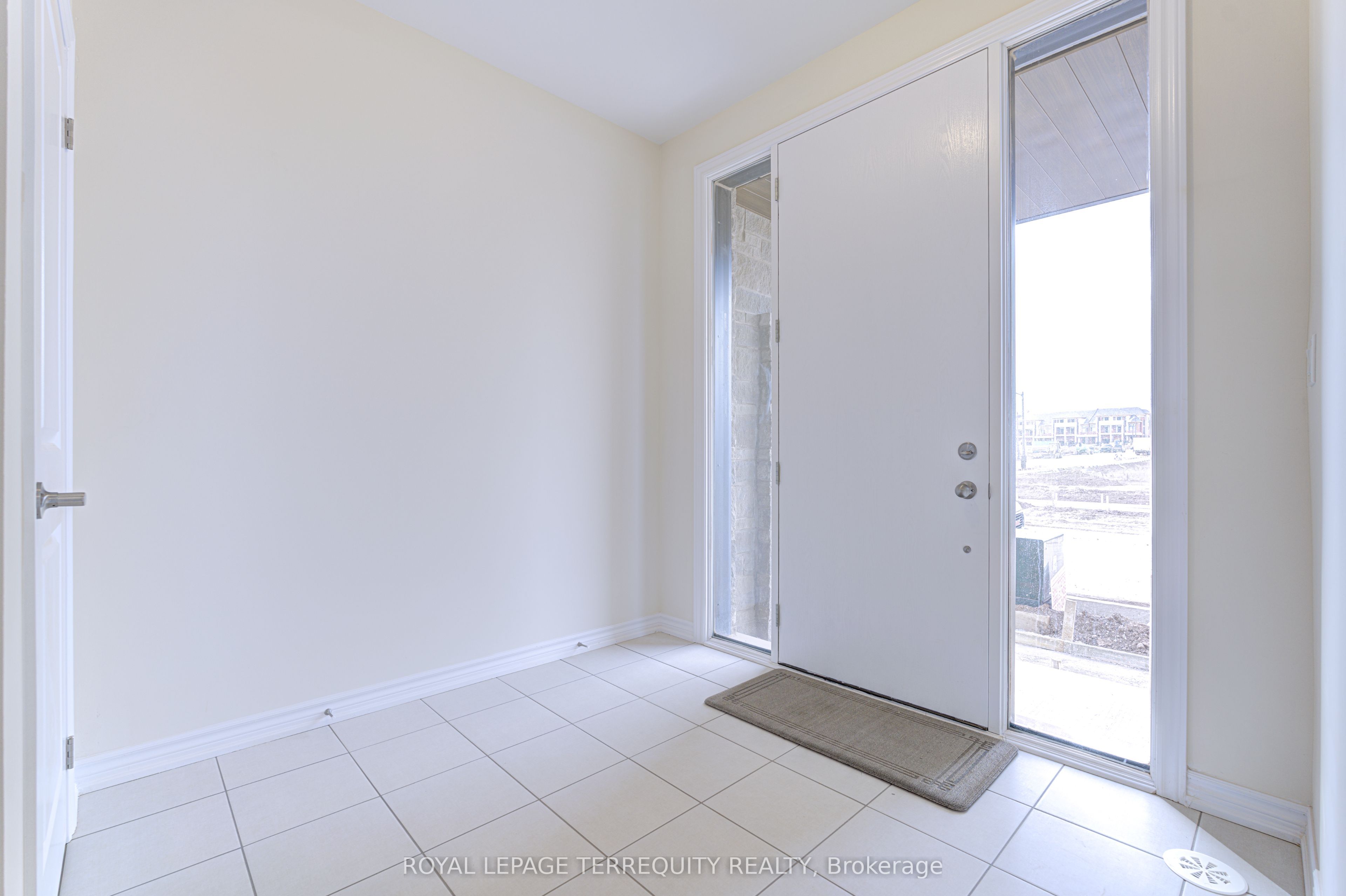 3135 Meadowridge Drive Property Photo 2