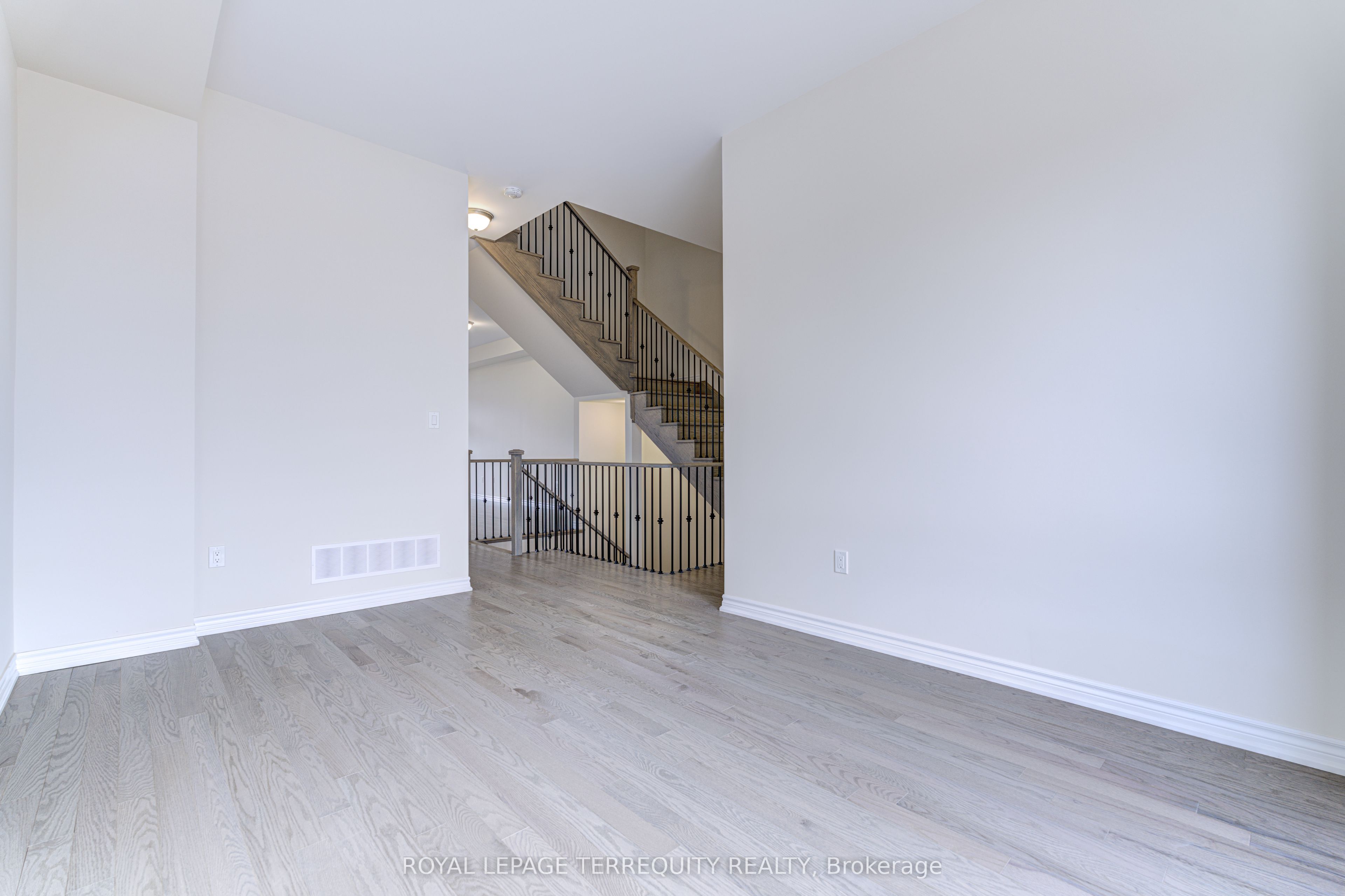 3135 Meadowridge Drive Property Photo 10